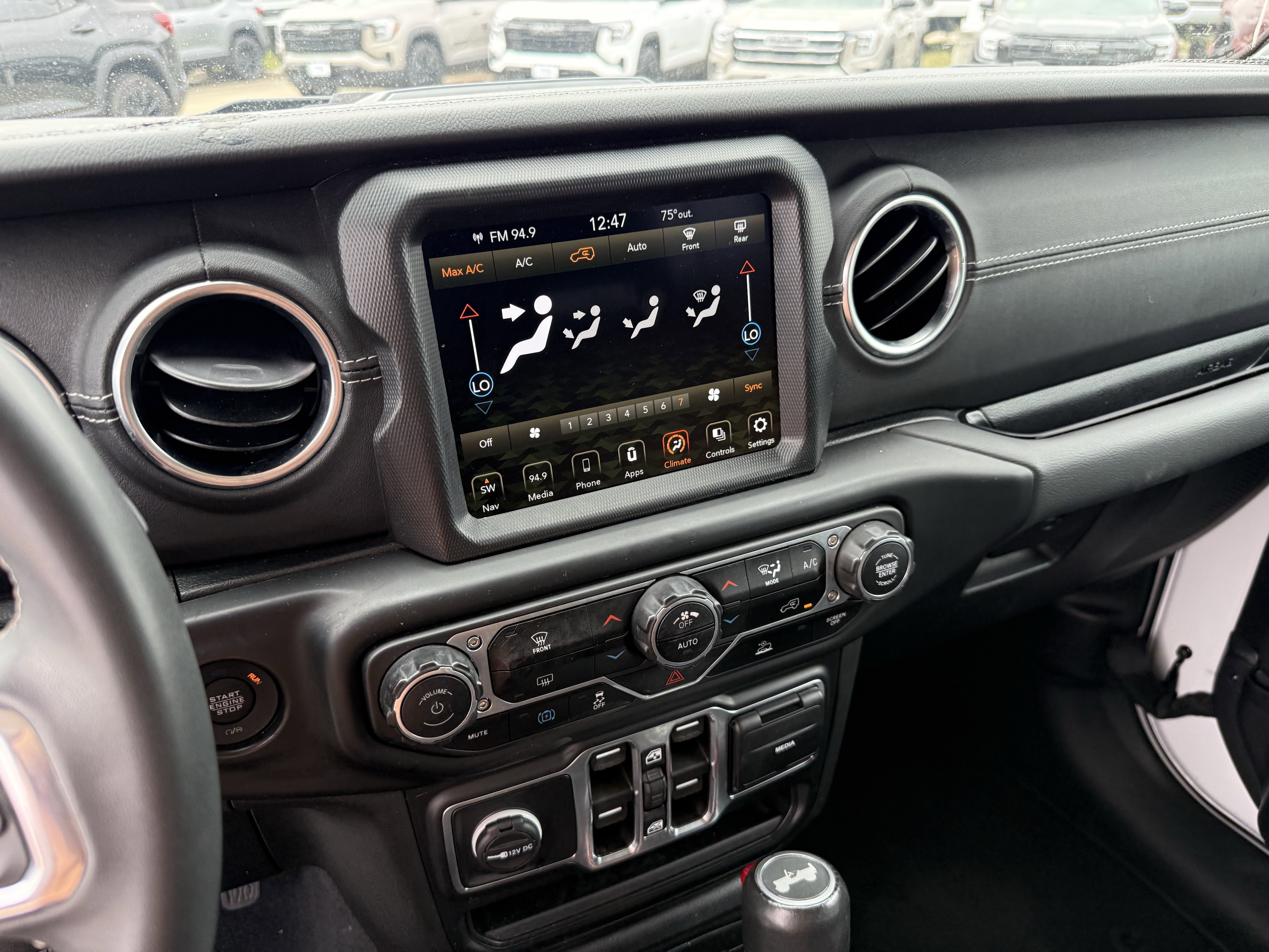 Used 2023 Jeep Wrangler Sahara image 19