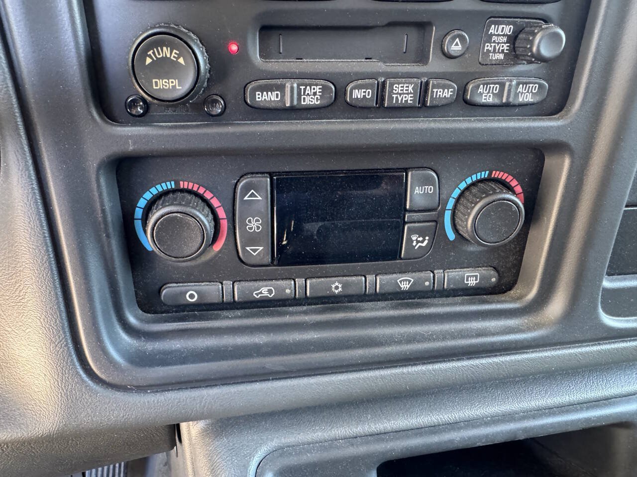 Used 2004 Chevrolet Silverado 1500 4x4 Extended Cab w/ Light Duty Power Package image 22