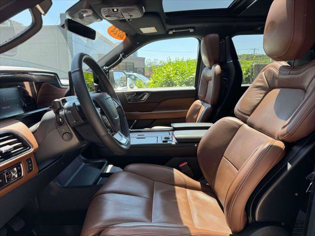 Certified 2024 Lincoln Navigator Reserve AWD/4WD image 15
