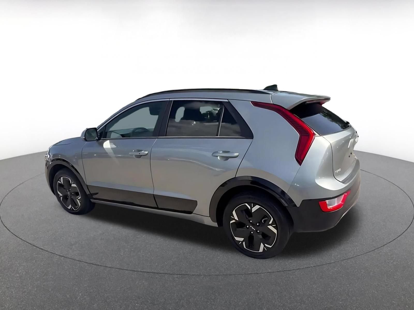 Used 2023 Kia Niro Wind FWD image 10