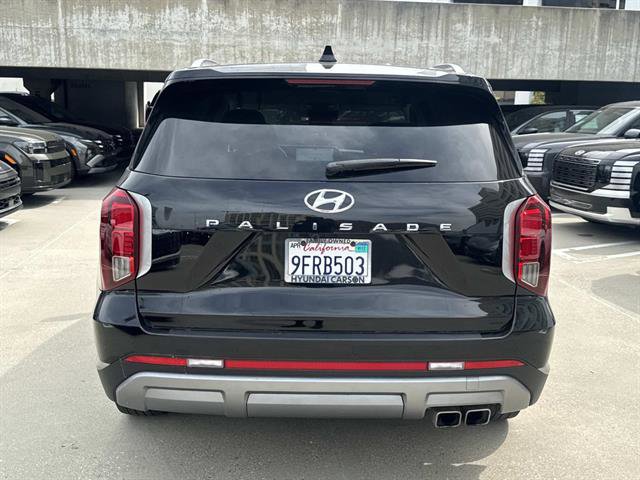 Used 2023 Hyundai Palisade SEL FWD image 6