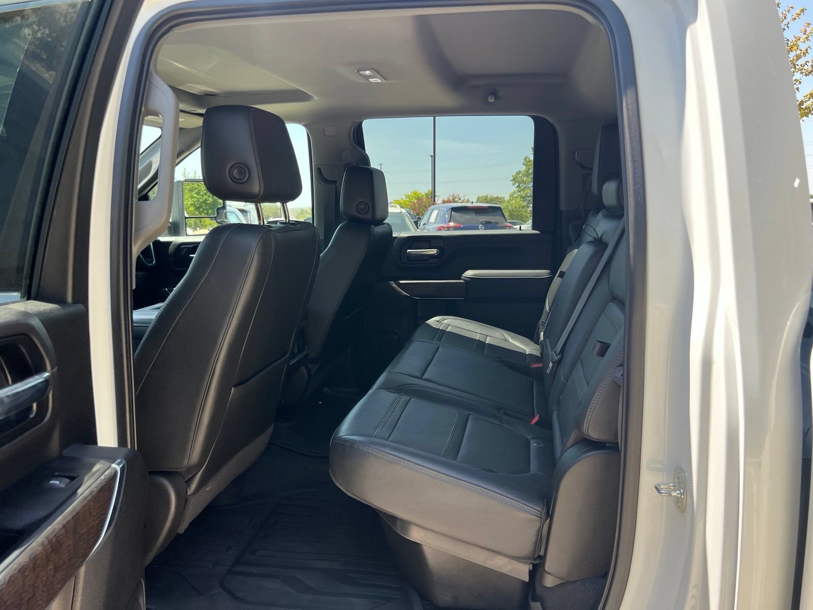 Used 2022 GMC Sierra 3500 Denali w/ Denali Ultimate Package AWD/4WD image 17