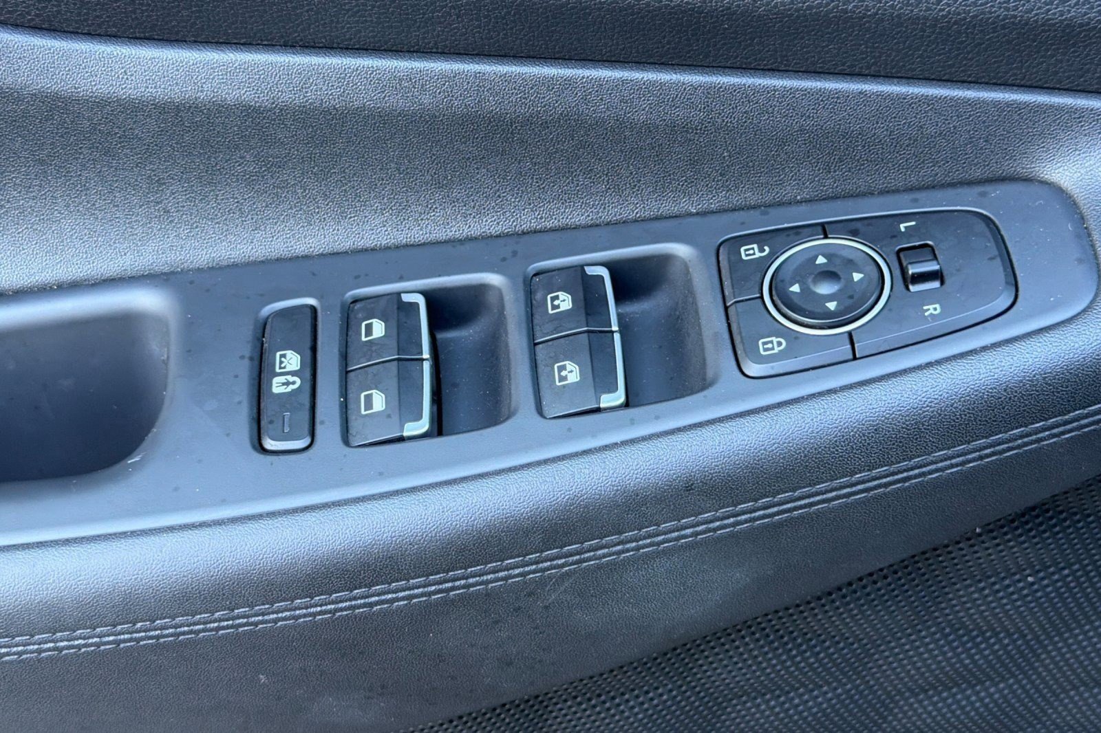 Used 2023 Hyundai Santa Fe SEL image 13