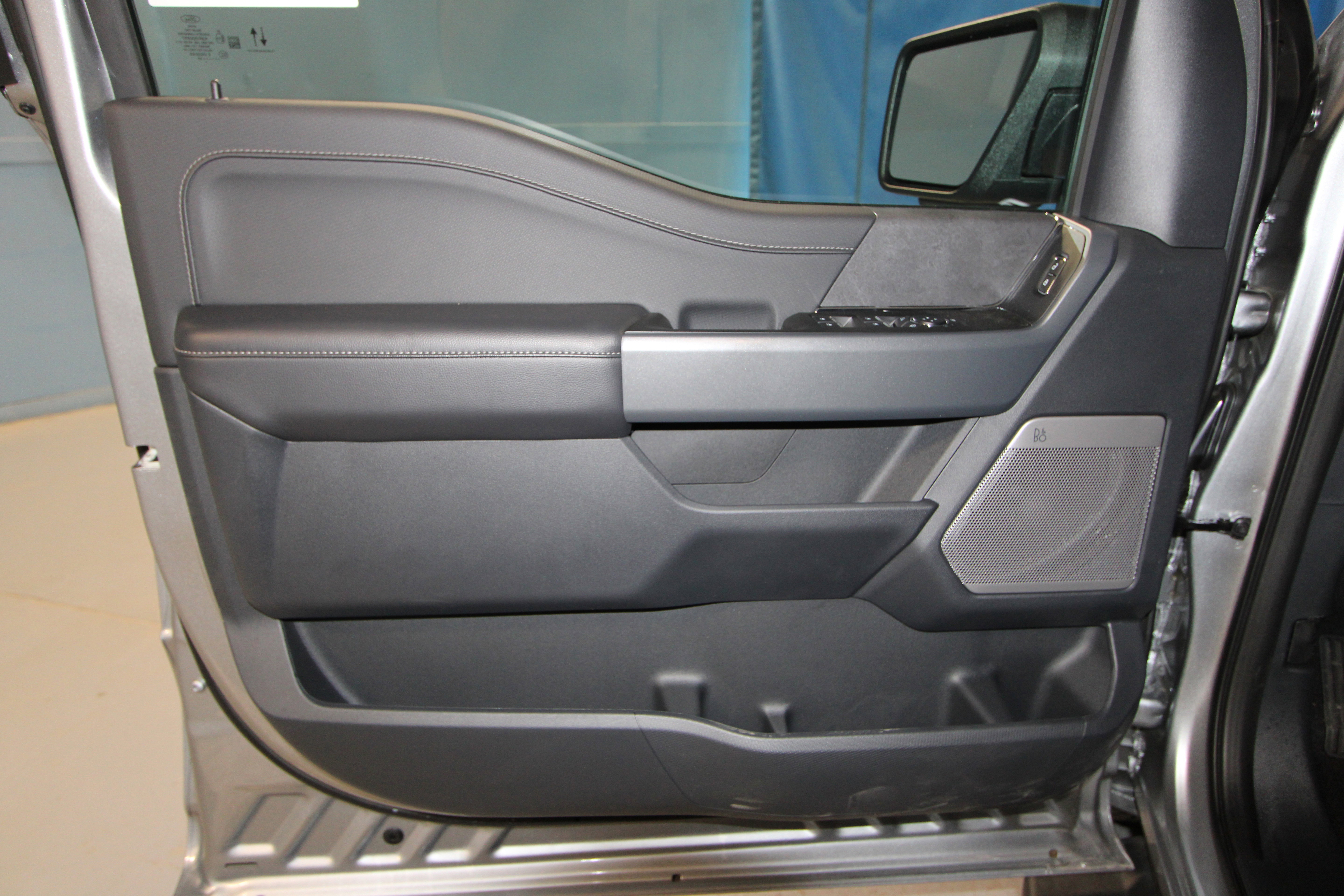 New 2025 Ford F150 XLT w/ Equipment Group 303A High image 4