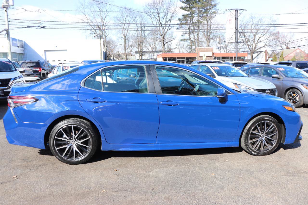 Used 2024 Toyota Camry SE image 6