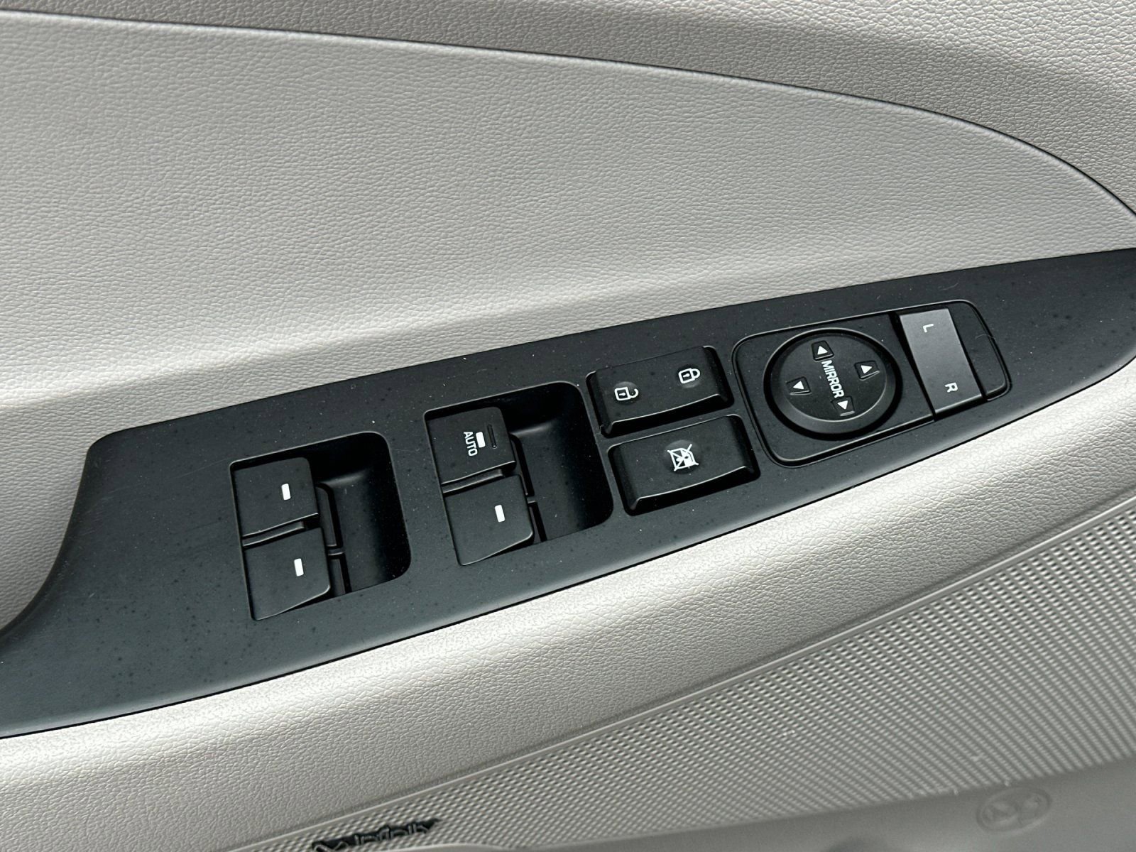 Used 2019 Hyundai Tucson Sport image 11