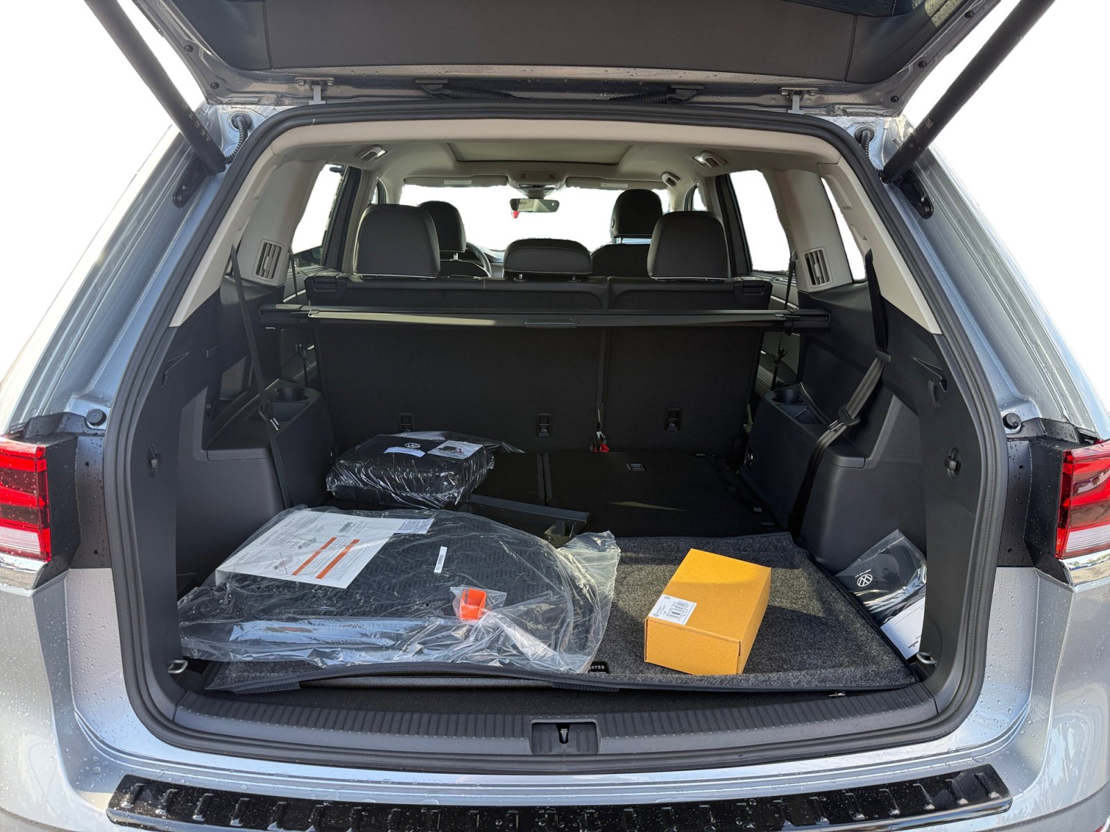 New 2026 Volkswagen Atlas SEL Premium R-Line image 17