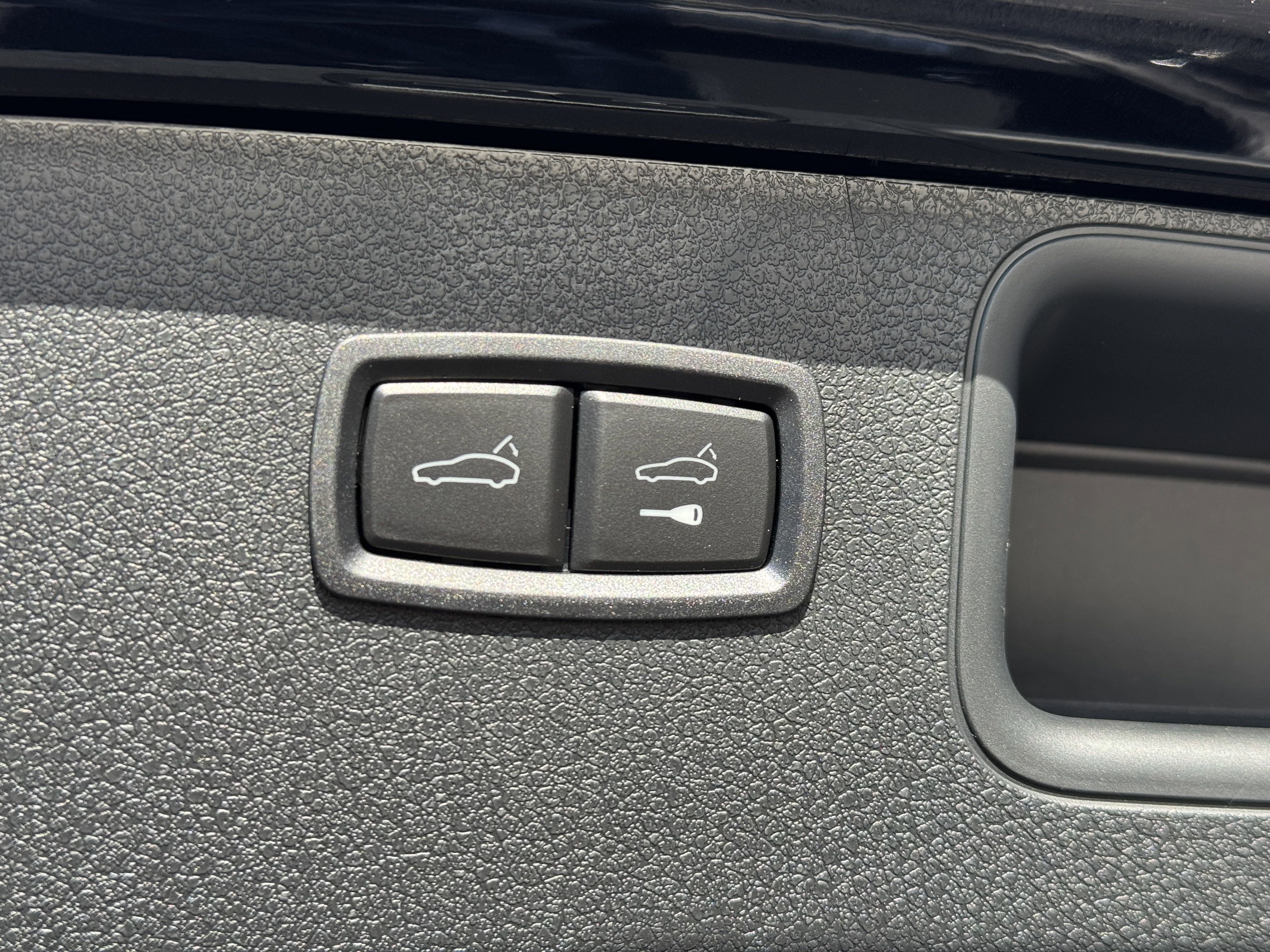 New 2025 Porsche Macan image 15