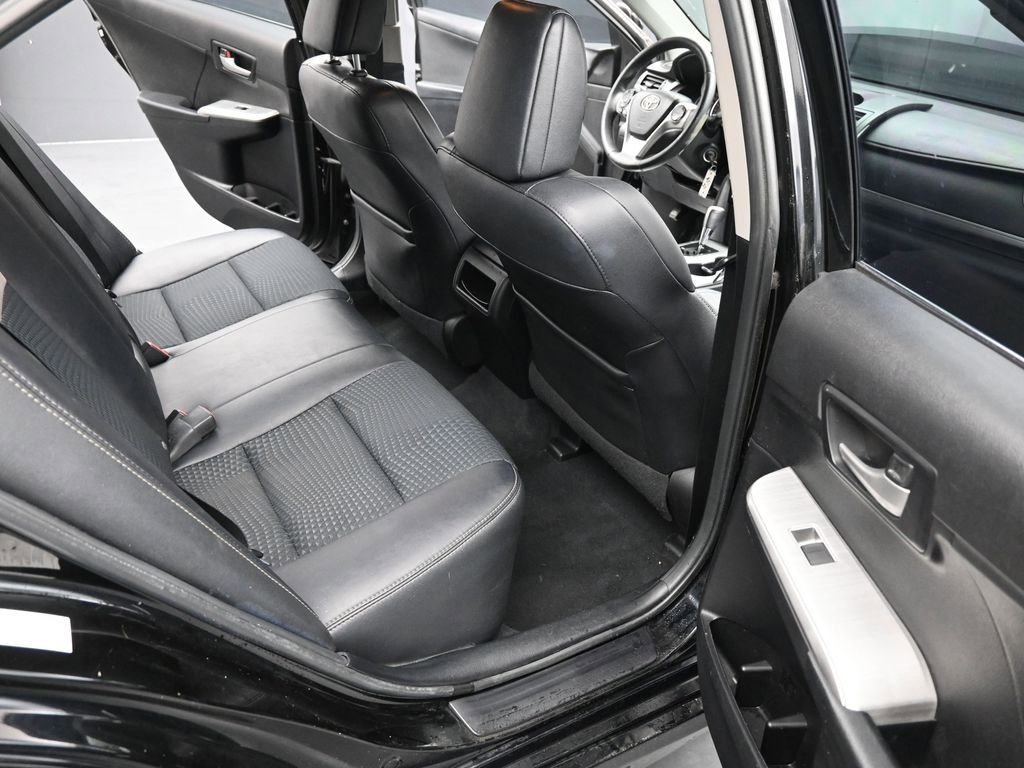 Used 2013 Toyota Camry SE image 22
