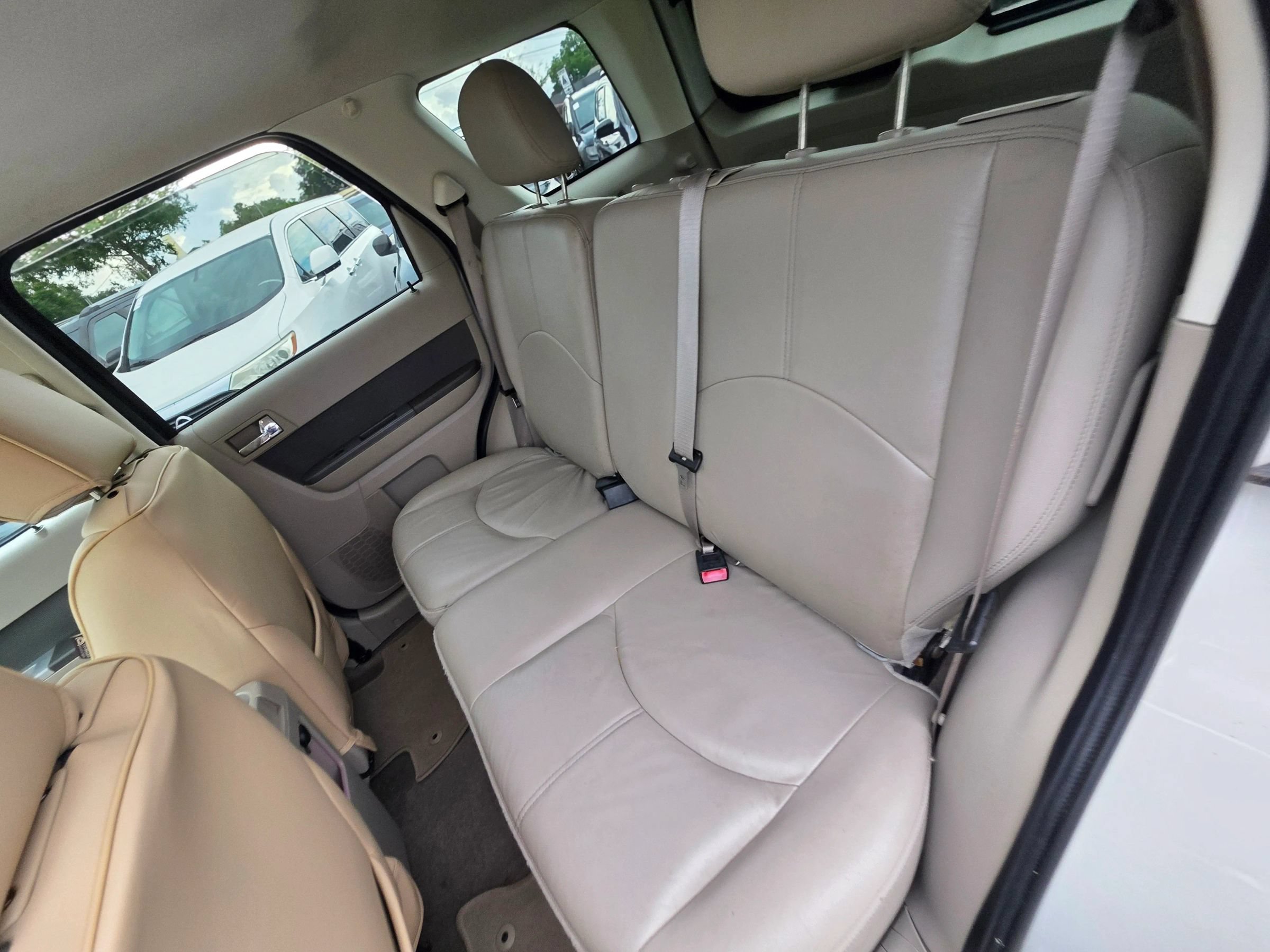 Used 2010 Mercury Mariner Premier FWD image 16