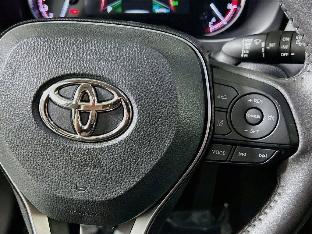 Used 2025 Toyota RAV4 XLE Premium FWD image 17