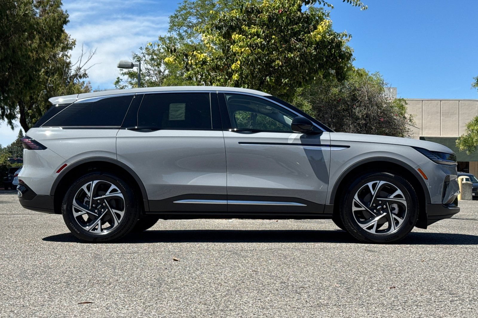 New 2026 Lincoln Nautilus Premier w/ Equipment Group 102A AWD/4WD image 3