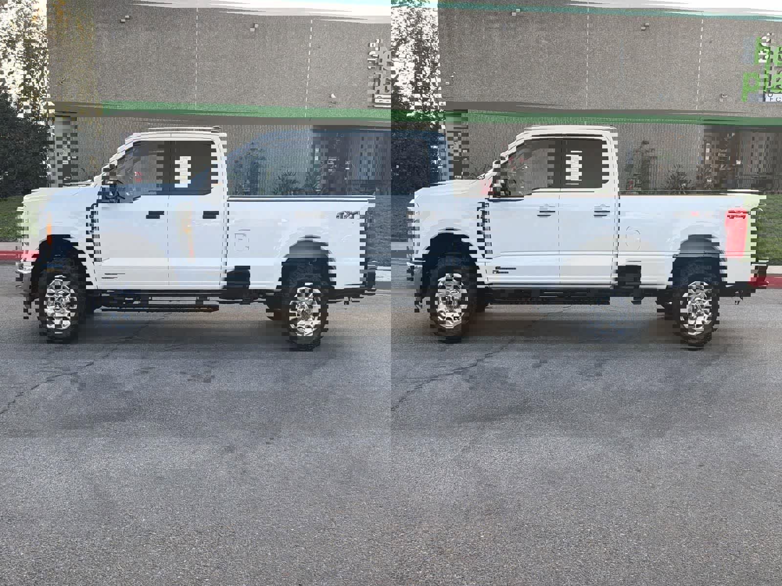 Used 2024 Ford F250 XLT image 7