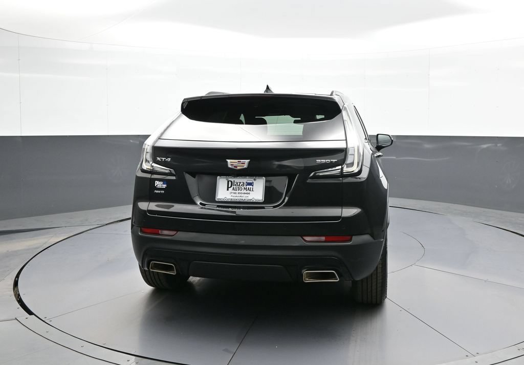 Used 2023 Cadillac XT4 Sport w/ Technology Package AWD/4WD image 7