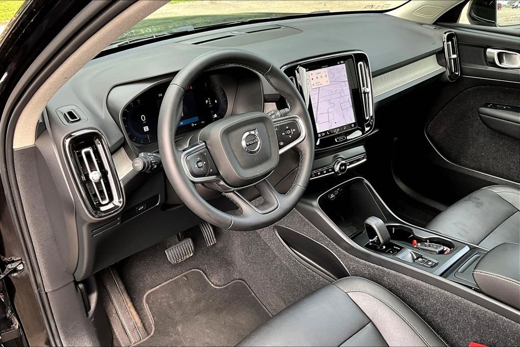 Used 2024 Volvo XC40 B5 Core AWD/4WD image 18
