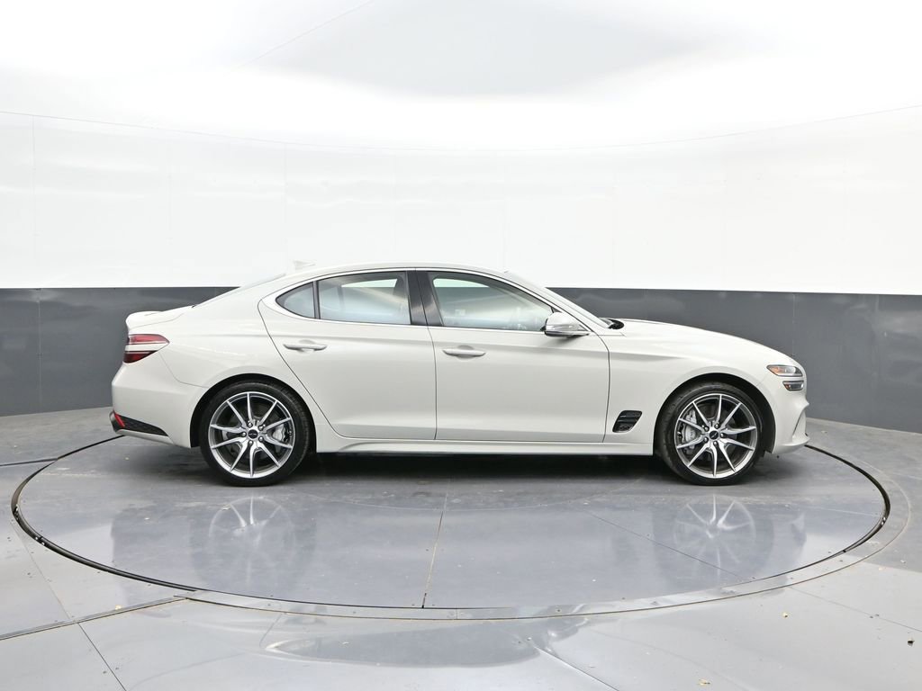 Used 2025 Genesis G70 2.5T image 25