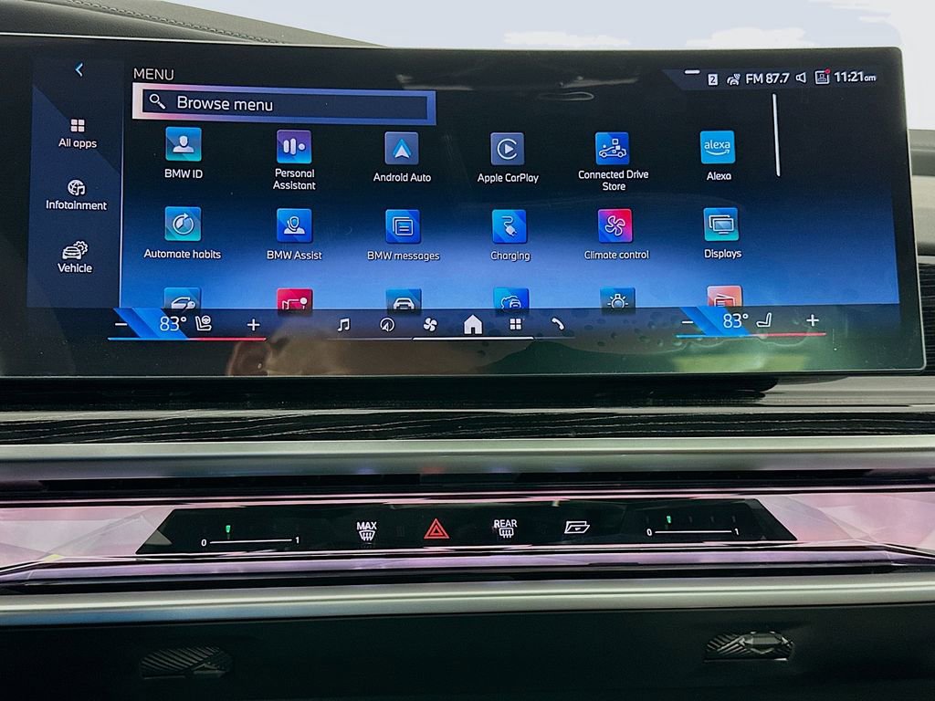 New 2026 BMW 750e xDrive w/ Executive Package image 11