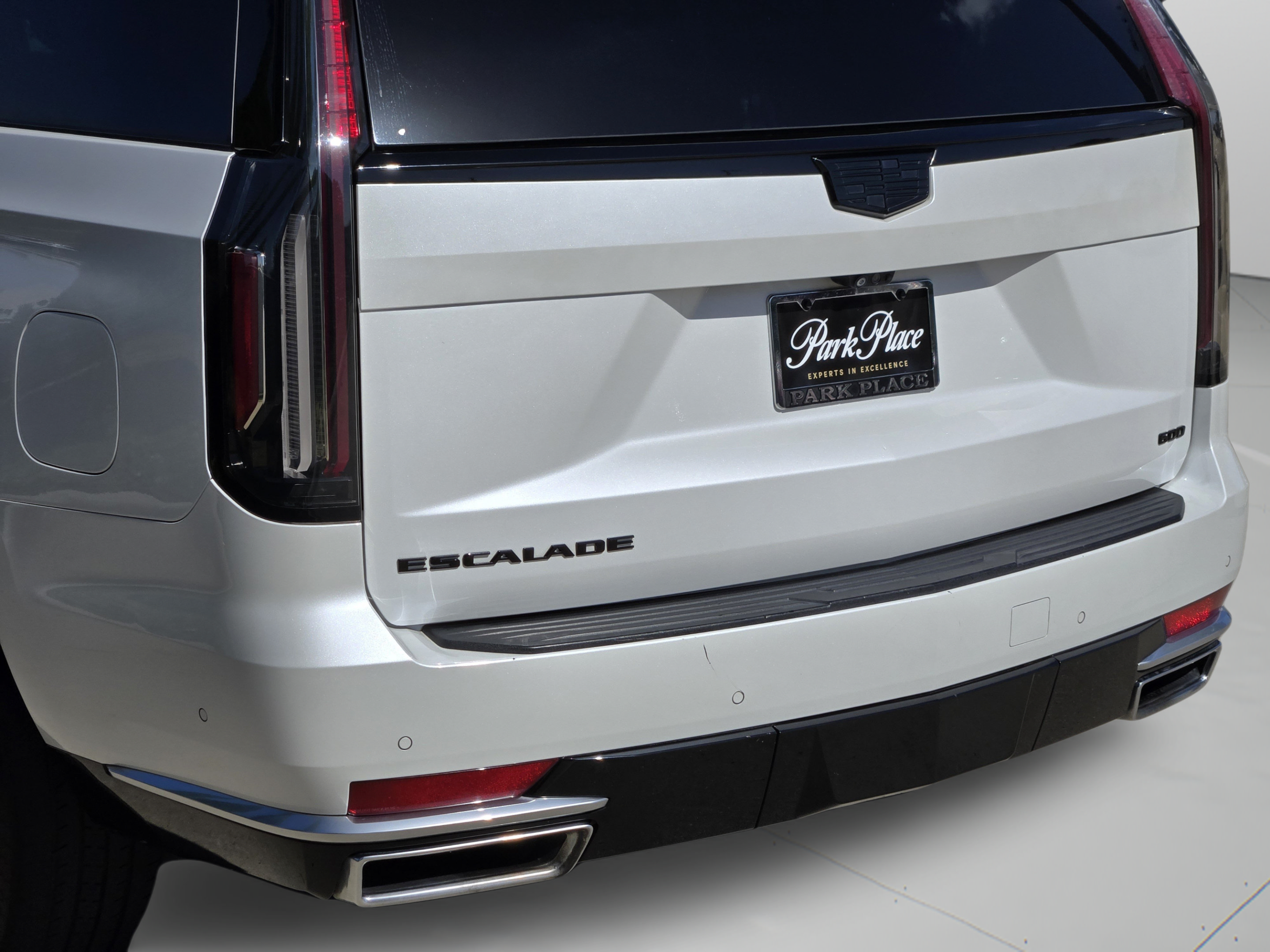 Used 2023 Cadillac Escalade Sport Platinum w/ LPO, Floor Liner Package AWD/4WD image 16