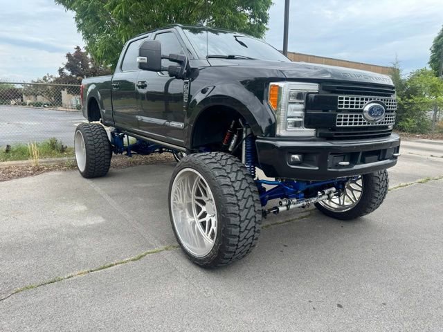 Used 2019 Ford F350 Platinum w/ Platinum Ultimate Package image 3