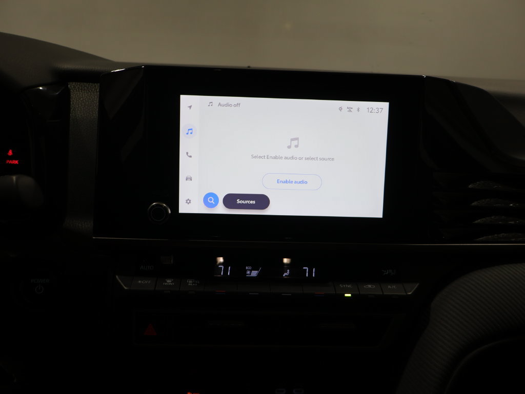 Used 2025 Toyota Camry SE FWD image 23