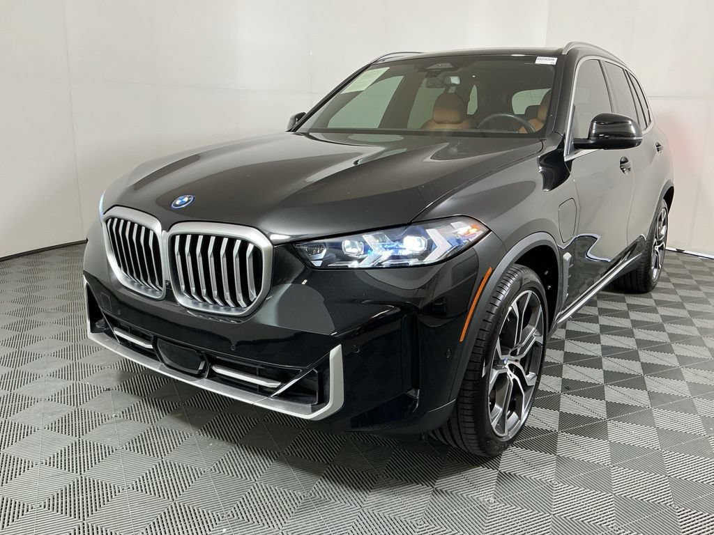 Certified 2025 BMW X5 xDrive50e w/ Parking Assistance Package AWD/4WD image 2