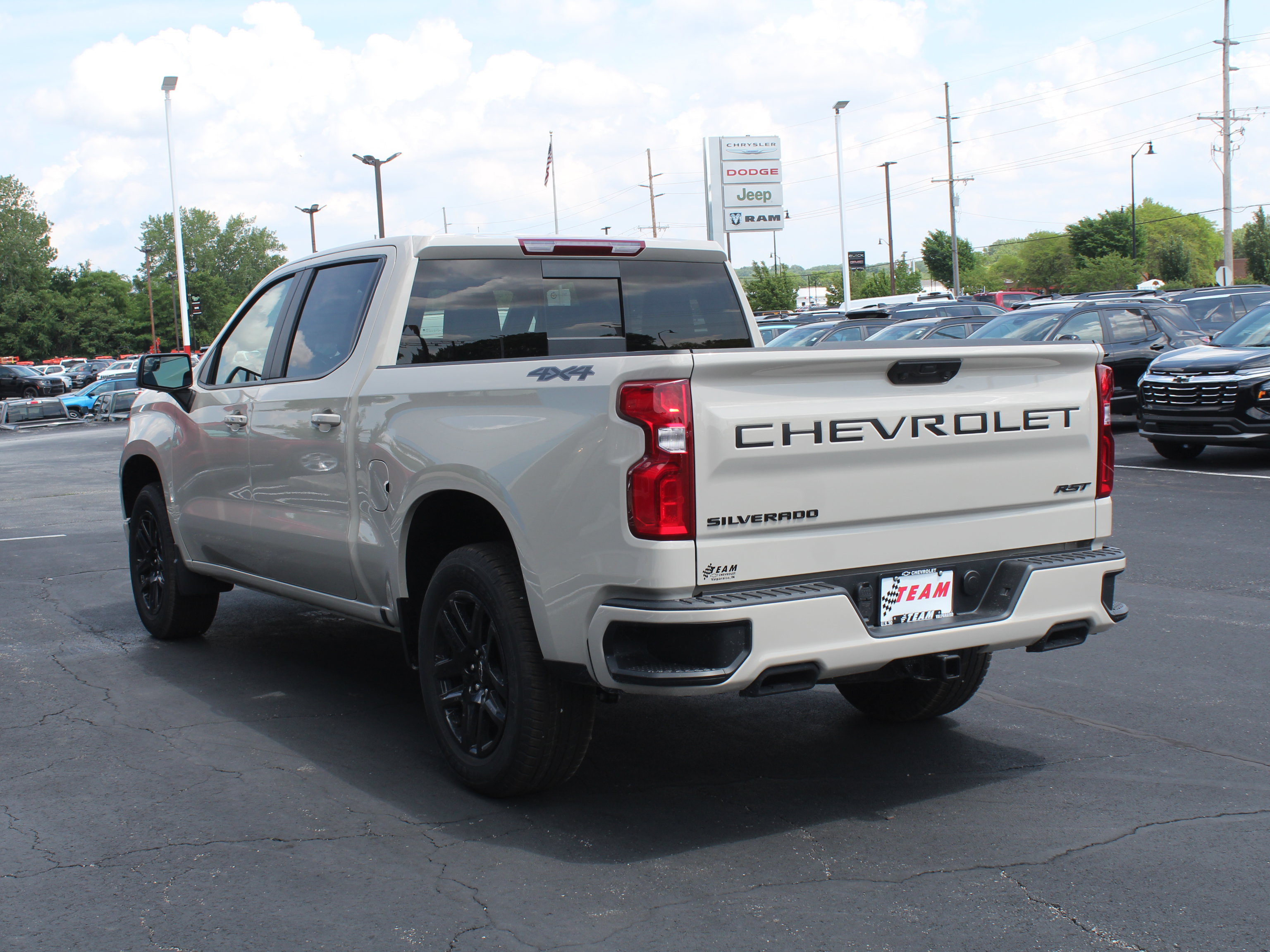 New 2026 Chevrolet Silverado 1500 RST w/ Dark Appearance Package AWD/4WD image 5