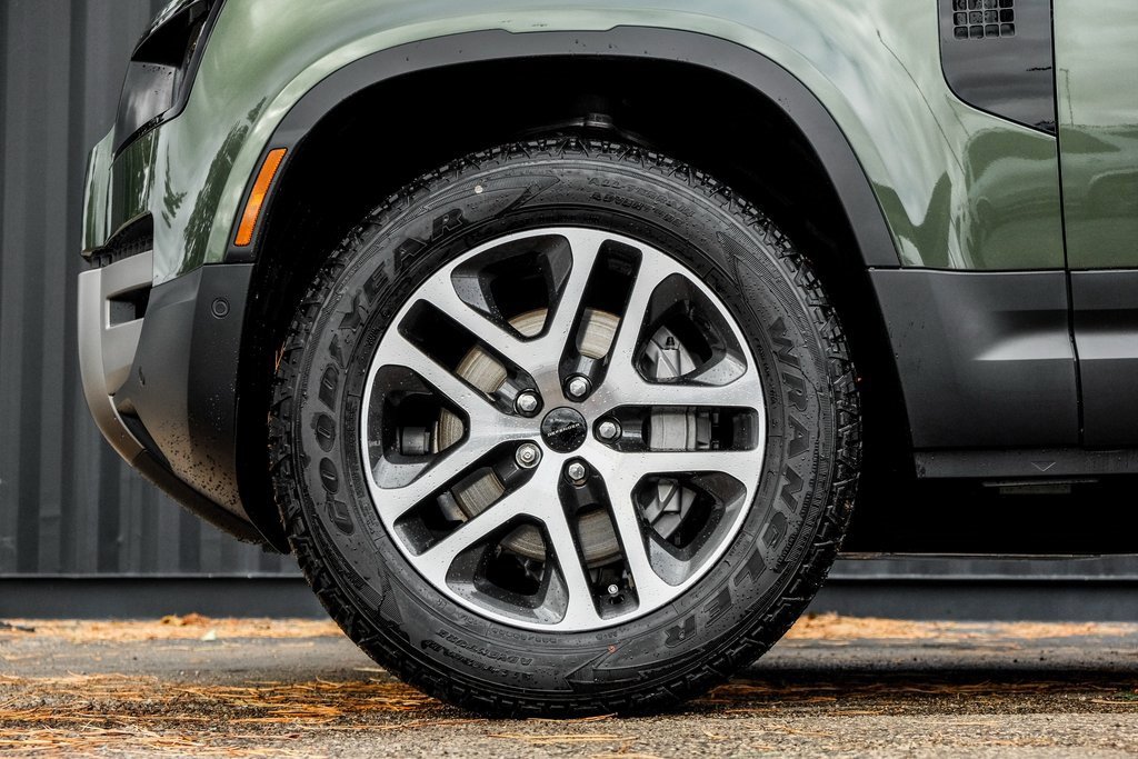 New 2026 Land Rover Defender 130 S image 4