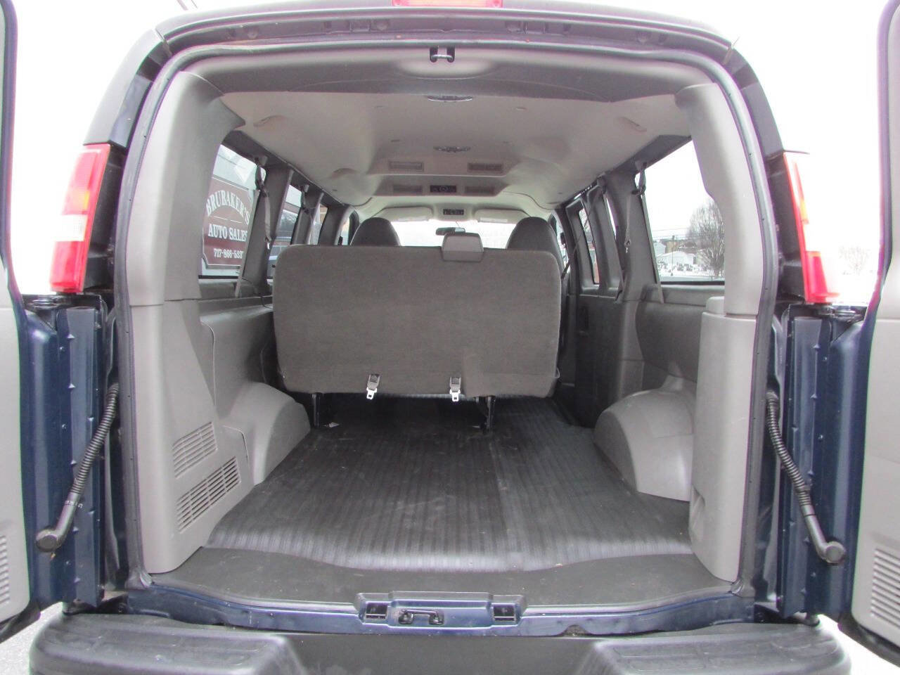 Used 2015 Chevrolet Express 2500 LS image 4