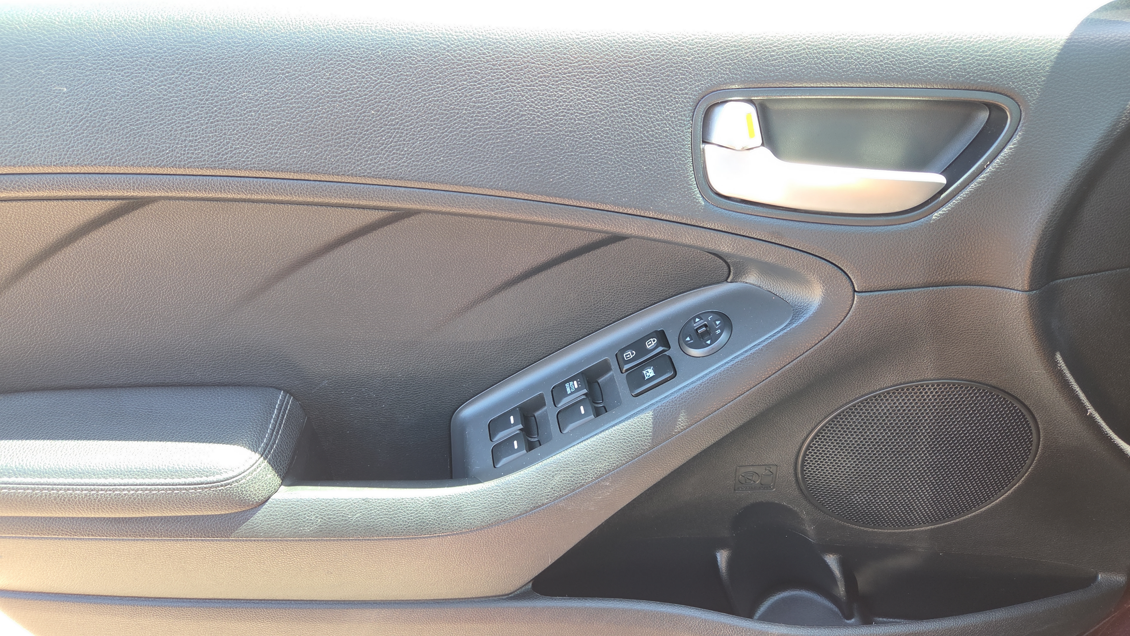 Used 2017 Kia Forte LX FWD image 15