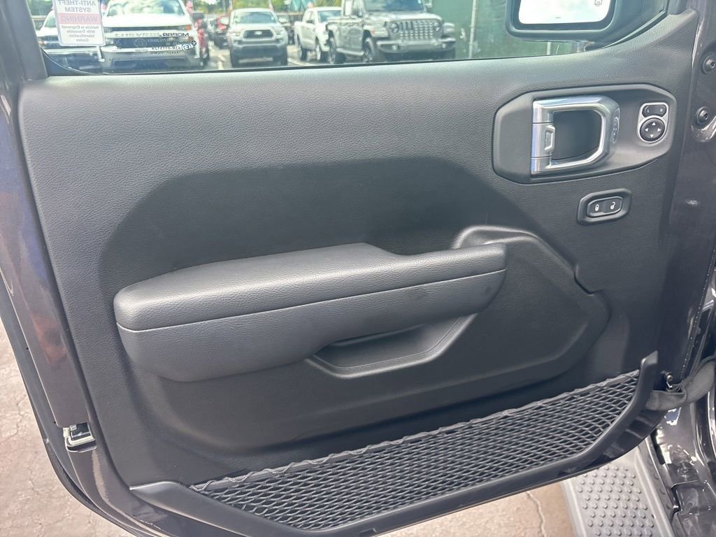 Used 2025 Jeep Wrangler Sport S image 39