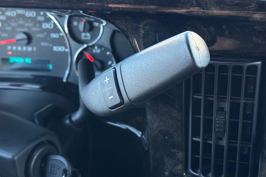 Used 2023 Chevrolet Express 2500 image 26