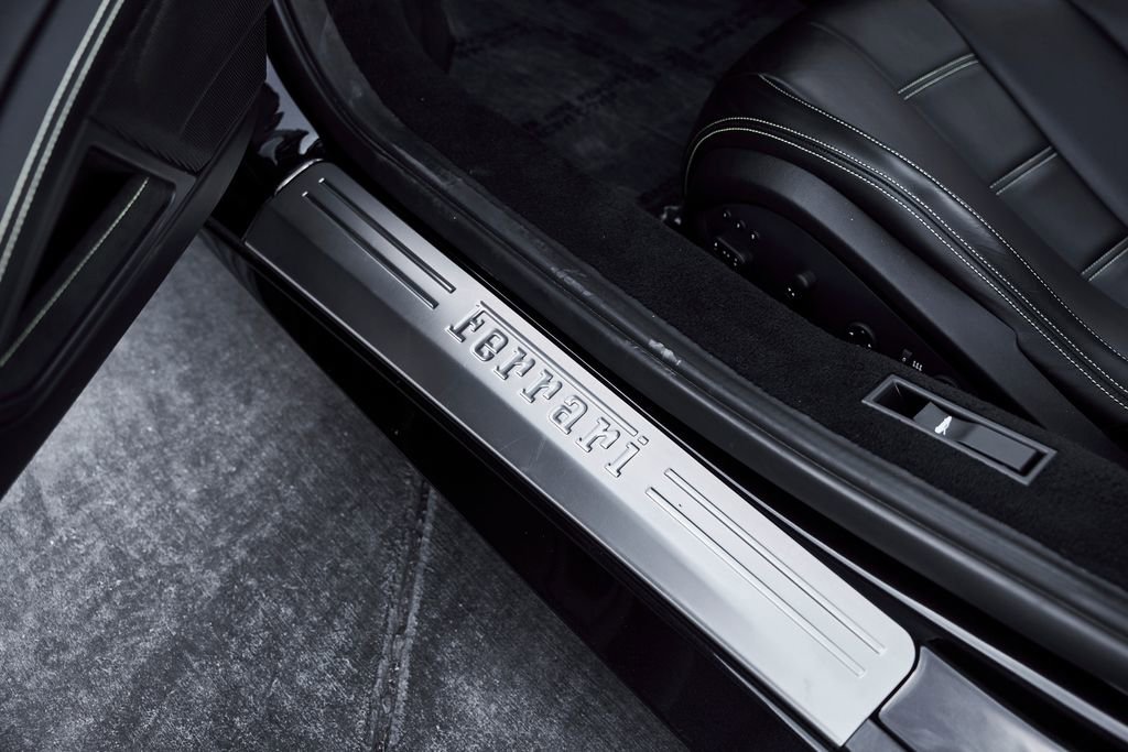 Used 2015 Ferrari 458 Spider RWD image 40