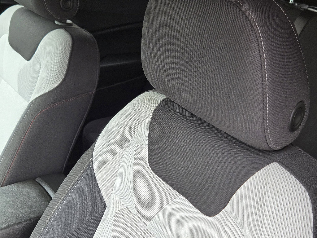 Used 2024 Chevrolet Trax RS w/ Driver Confidence Package image 20