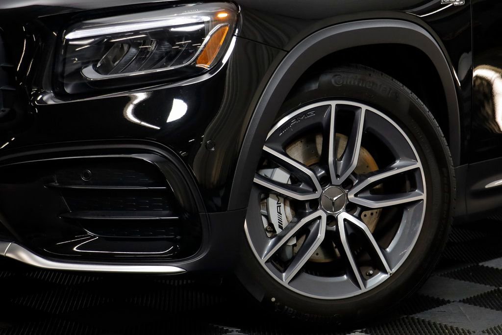 Used 2025 Mercedes-Benz GLB 35 AMG 4MATIC image 3