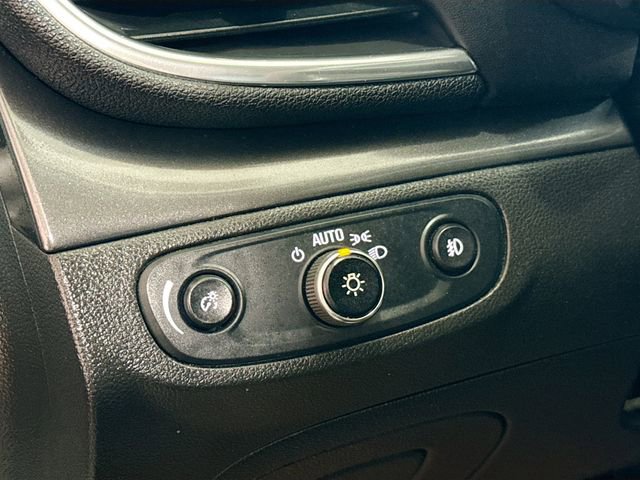 Used 2017 Buick Encore Essence image 11