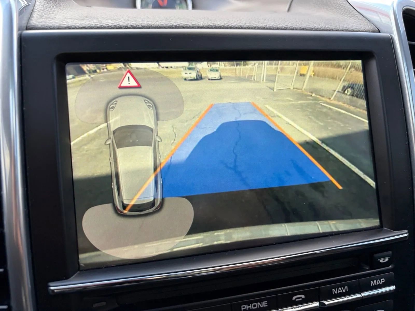 Used 2016 Porsche Cayenne w/ Premium Package Plus image 70