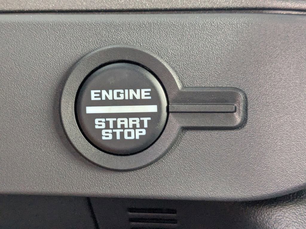 New 2025 Ford Bronco 4-Door image 28