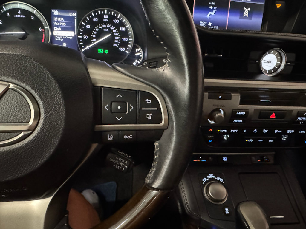 Used 2016 Lexus ES 350 w/ Luxury Package w/Wood Trim FWD image 24