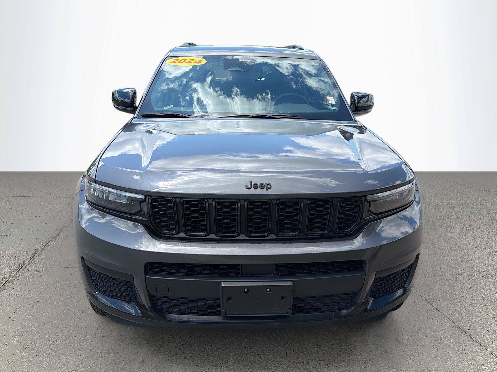 Used 2024 Jeep Grand Cherokee L Laredo AWD/4WD image 9
