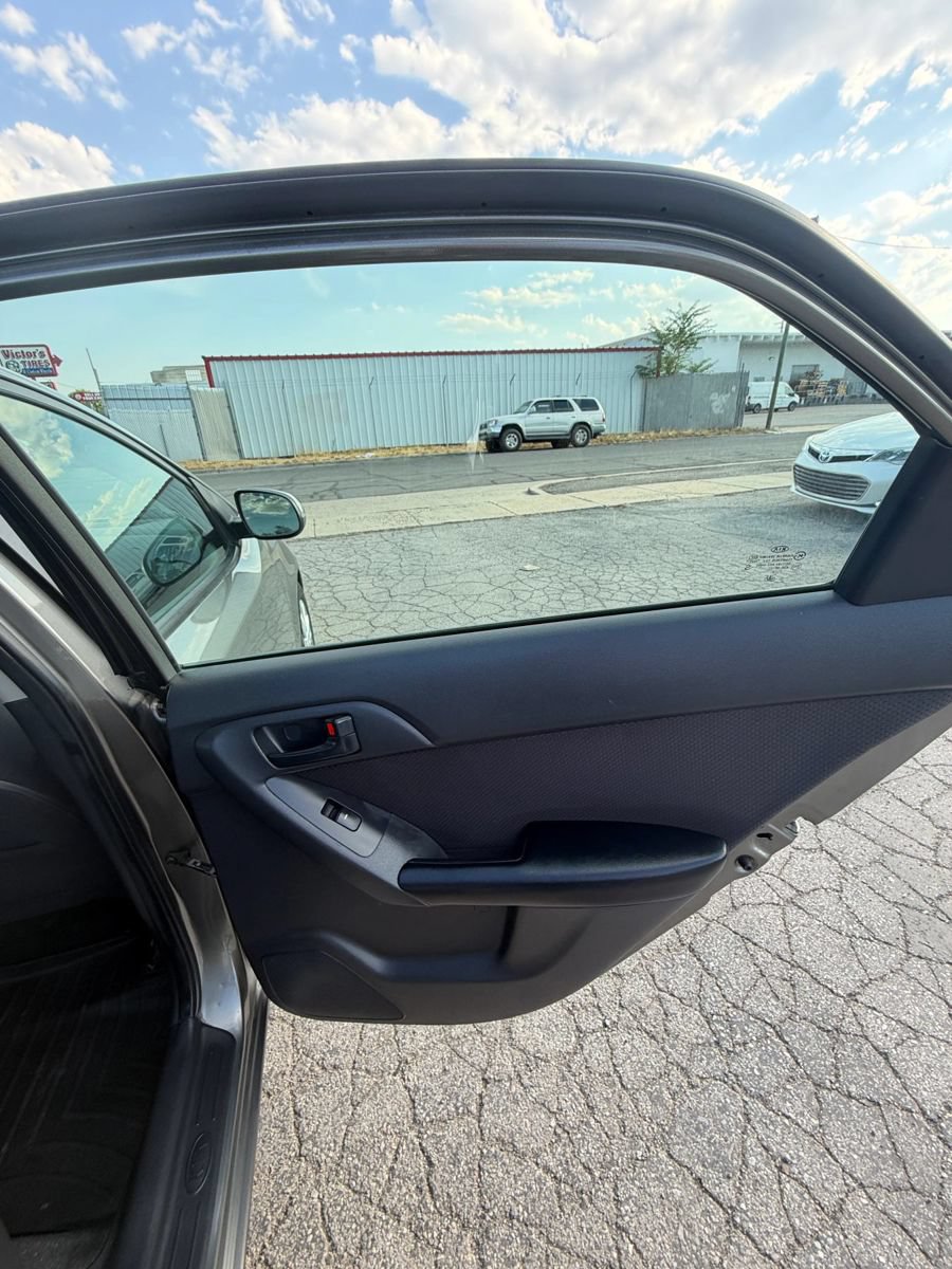 Used 2012 Kia Forte EX FWD image 18