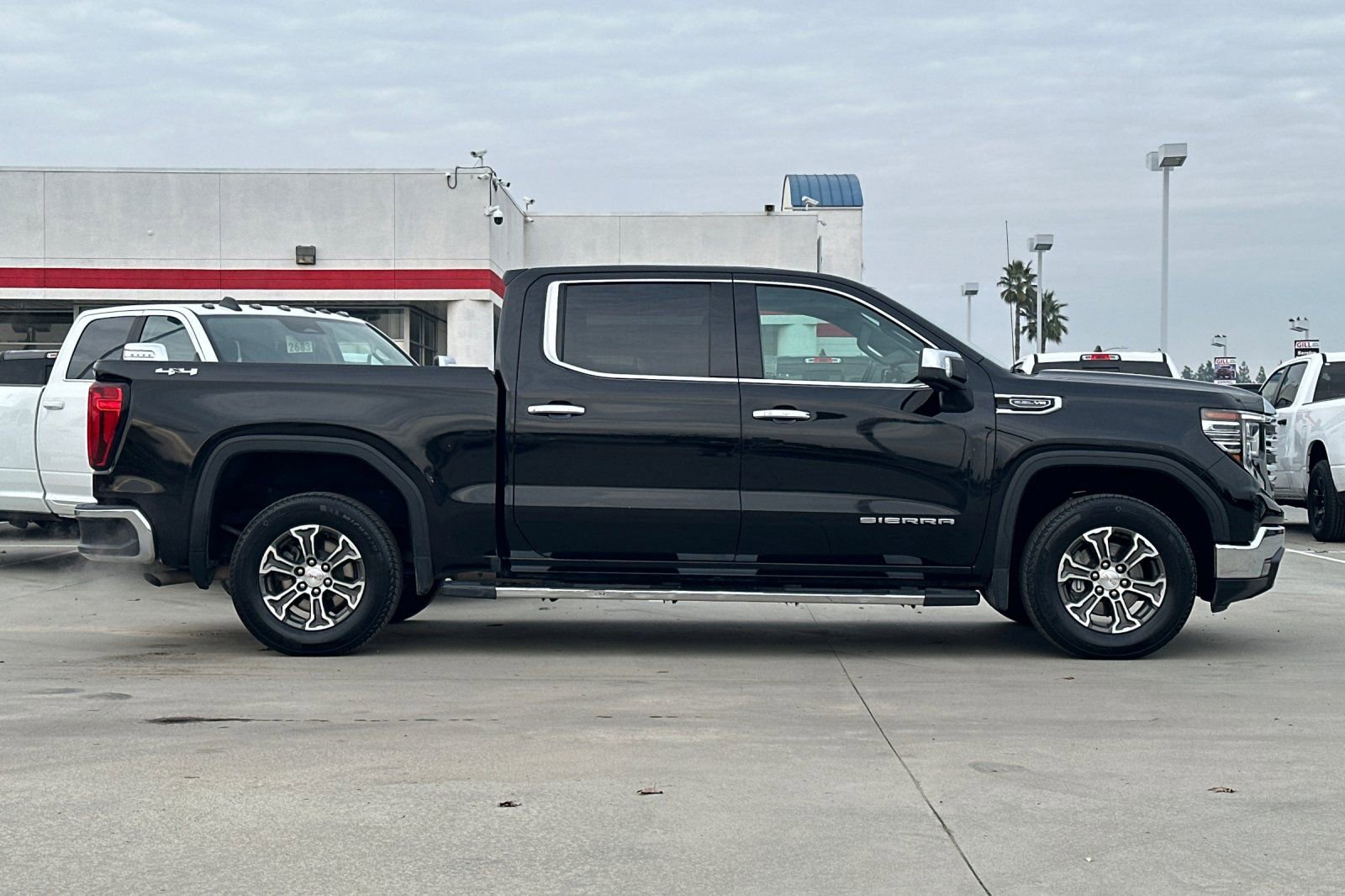 Used 2024 GMC Sierra 1500 SLT image 7