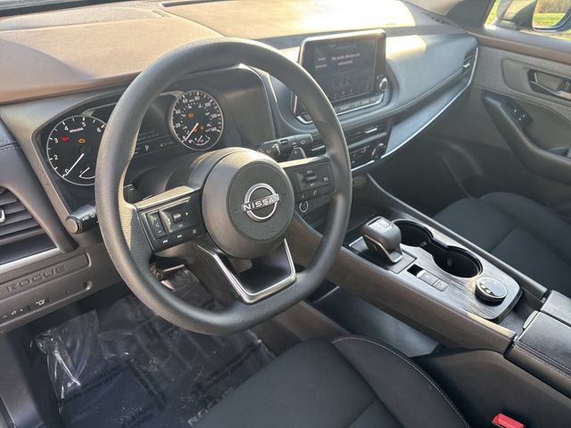 Used 2023 Nissan Rogue S AWD/4WD image 12