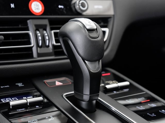Used 2025 Porsche Macan image 22