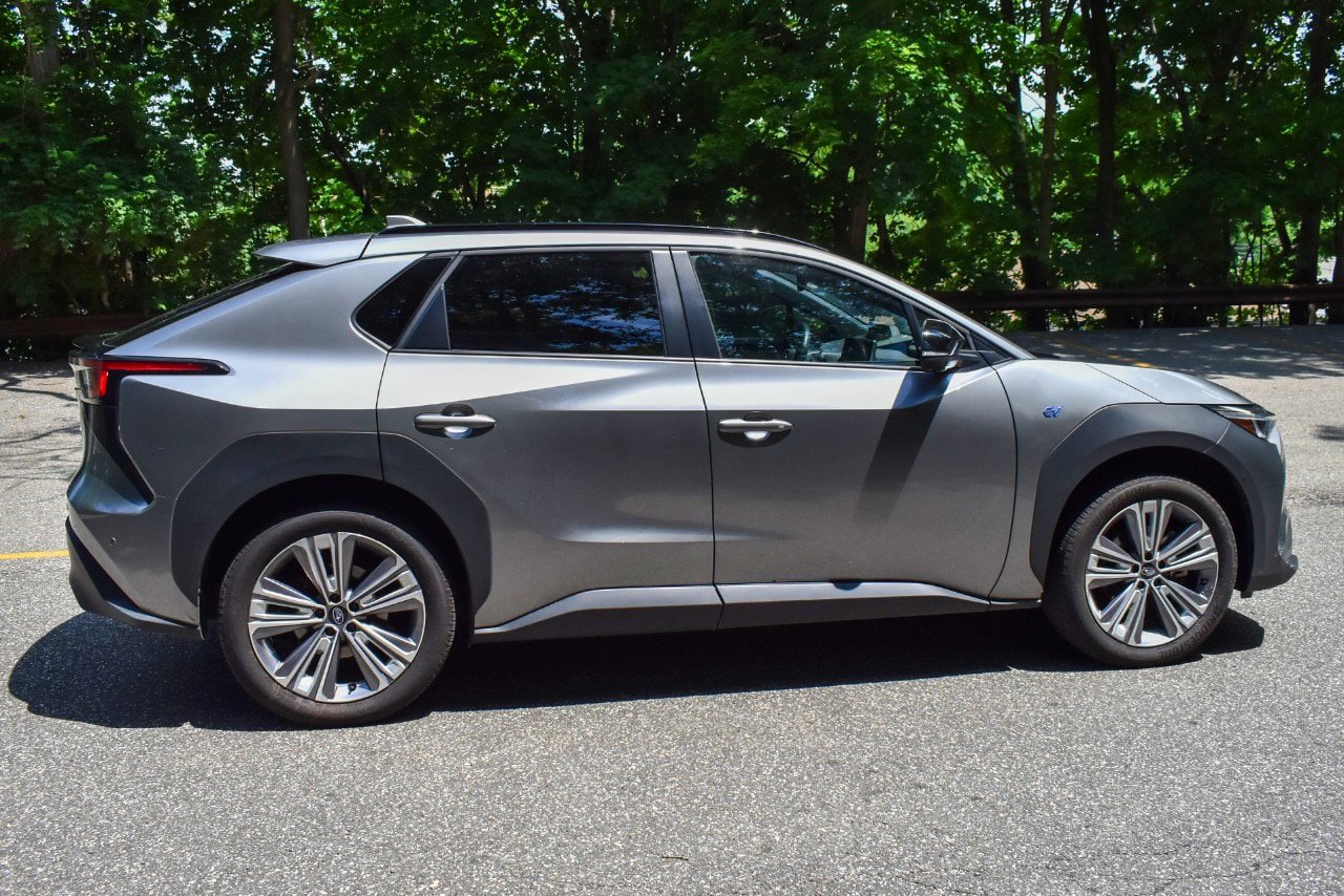 Used 2023 Subaru Solterra AWD image 8