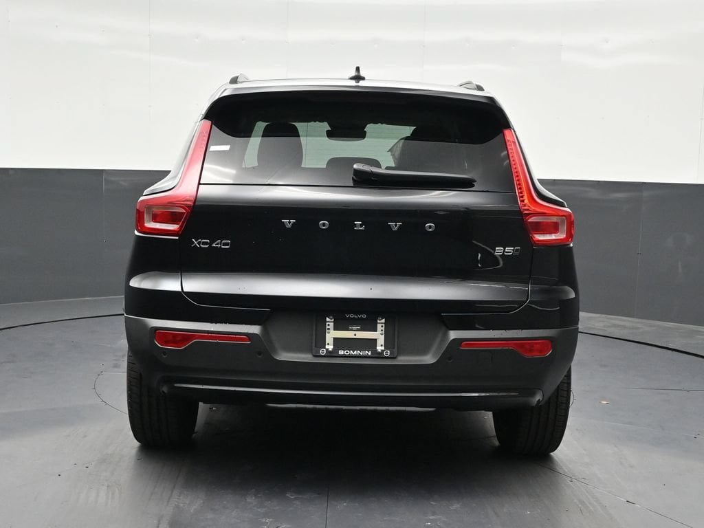New 2026 Volvo XC40 B5 Plus w/ Protection Package Premier AWD/4WD image 4