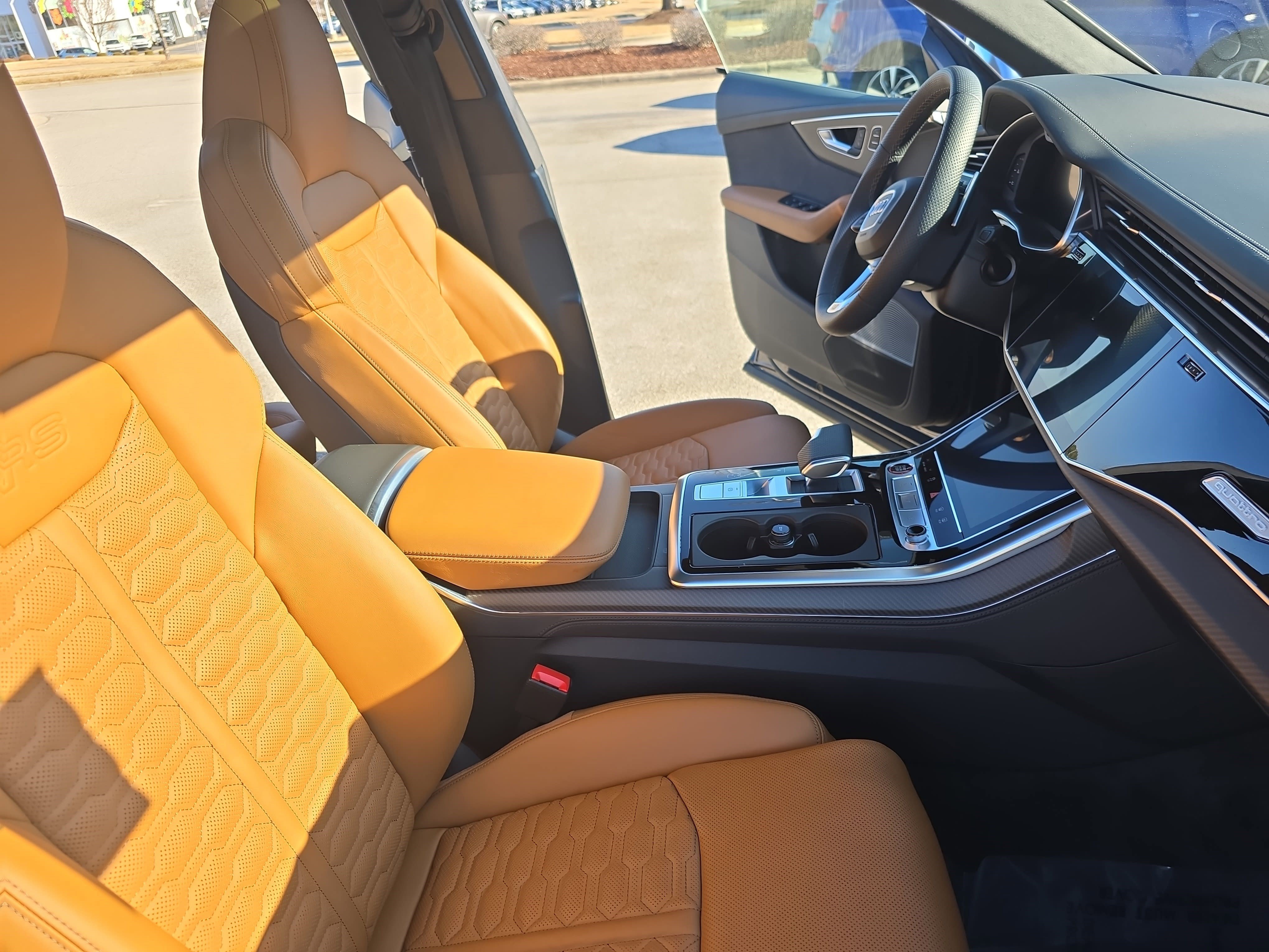 Used 2024 Audi RS Q8 w/ Executive Package image 10