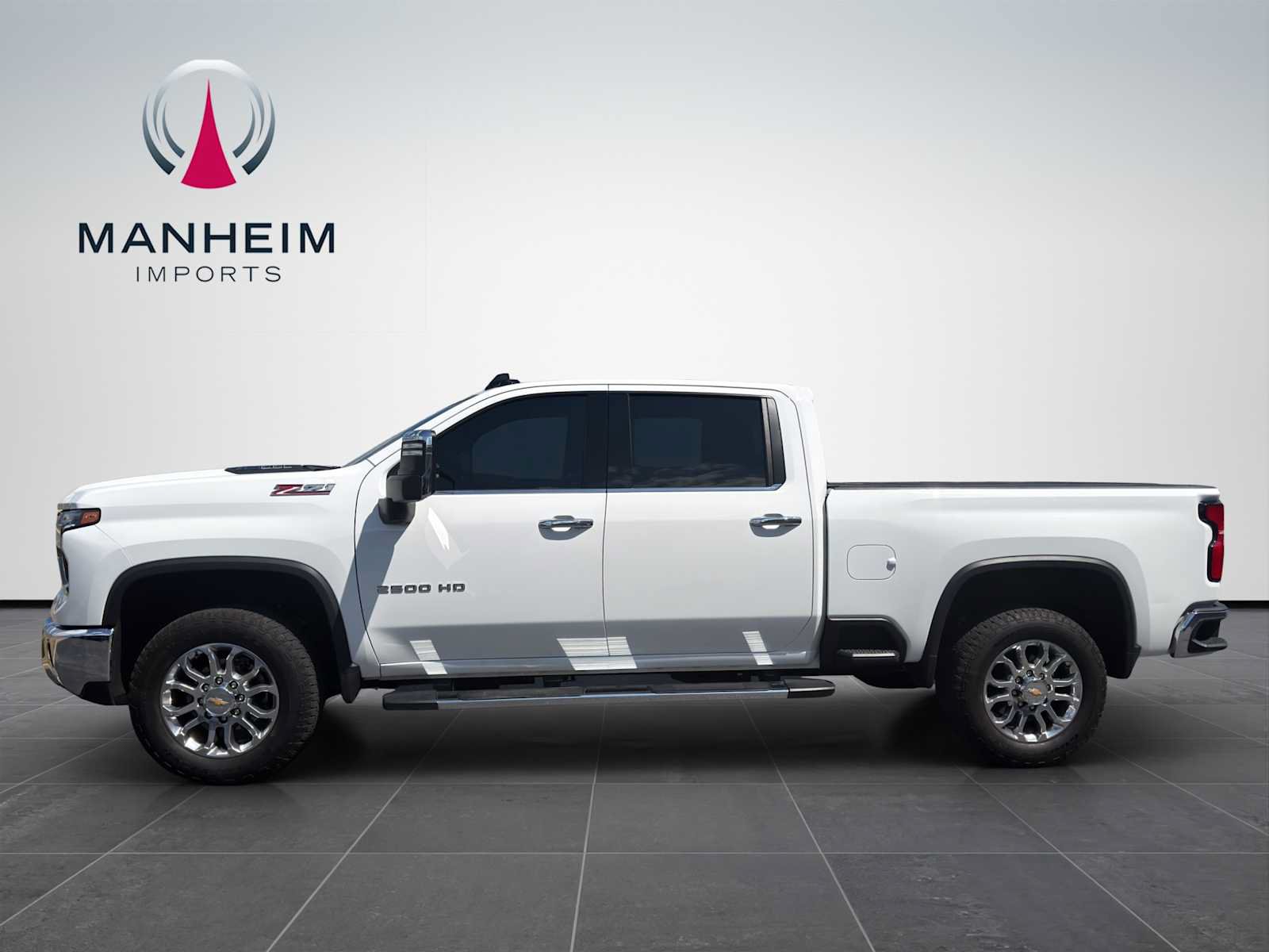 Used 2025 Chevrolet Silverado 2500 LTZ w/ LTZ Premium Package AWD/4WD image 4