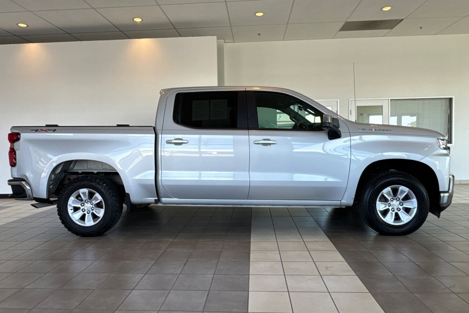 Used 2019 Chevrolet Silverado 1500 LT w/ All-Star Edition AWD/4WD image 3