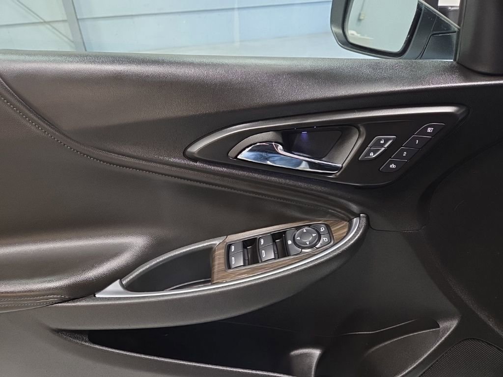 Used 2024 Chevrolet Malibu LT image 11