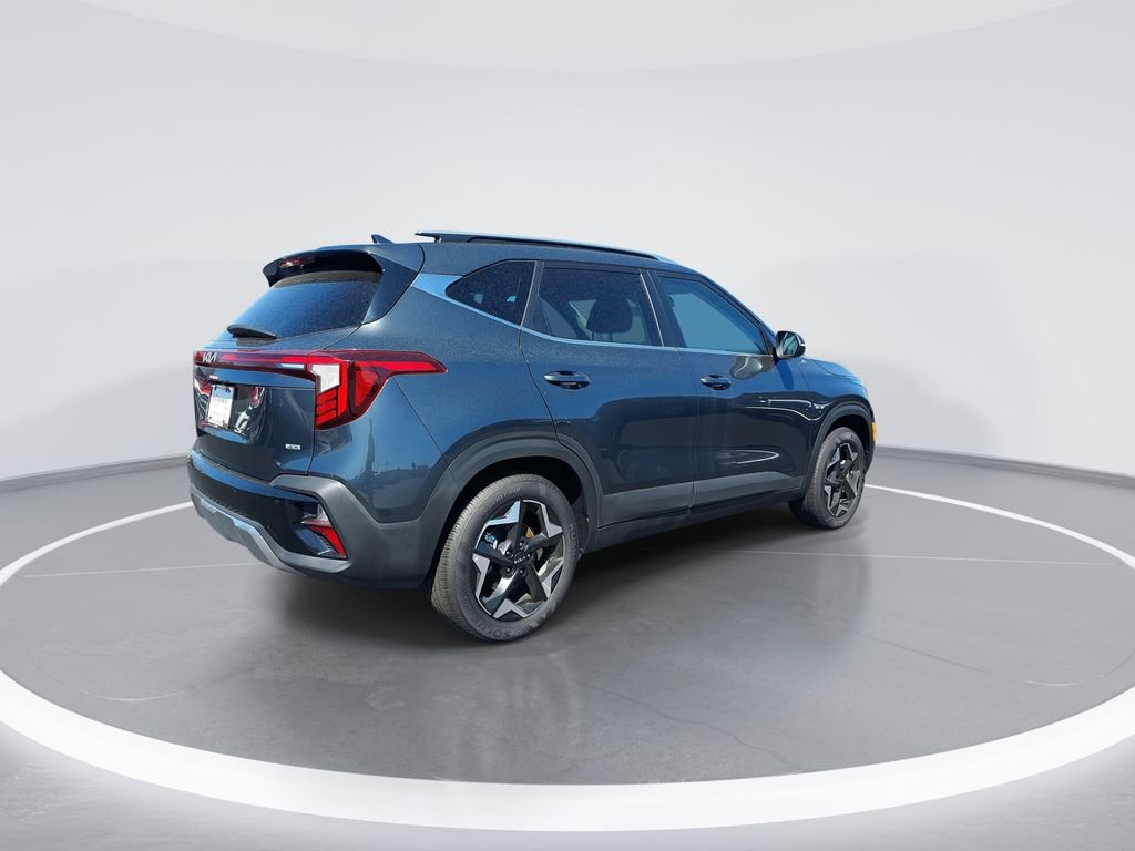 Used 2025 Kia Seltos EX w/ EX Sunroof Package image 8